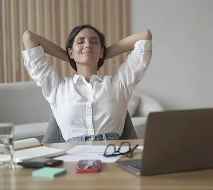 Guía para el autocuidado: cómo practicar el amor propio en el puesto de trabajo