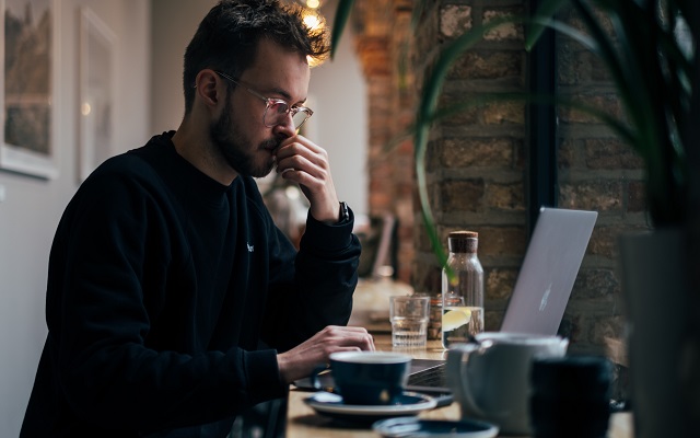 ¿Qué hacer con un compañero de trabajo conflictivo?