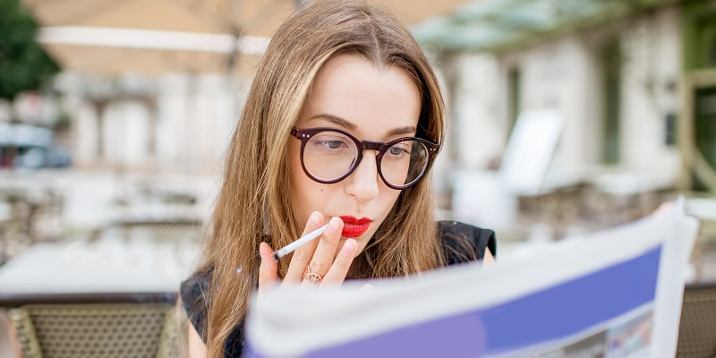 Si sales del trabajo para fumar o tomar un café, ahora tendrás que fichar